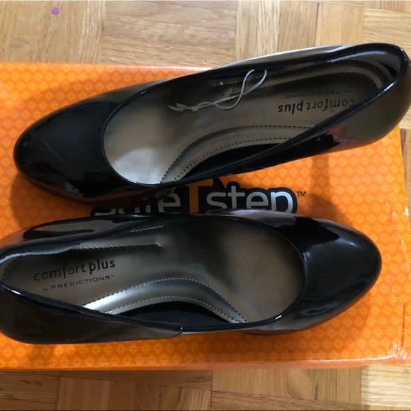 ‼️BLACK WOMEN’S ROUND EDGED HEELS‼️ - Picture 2 of 3